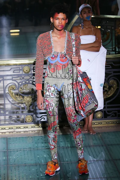 Look 24